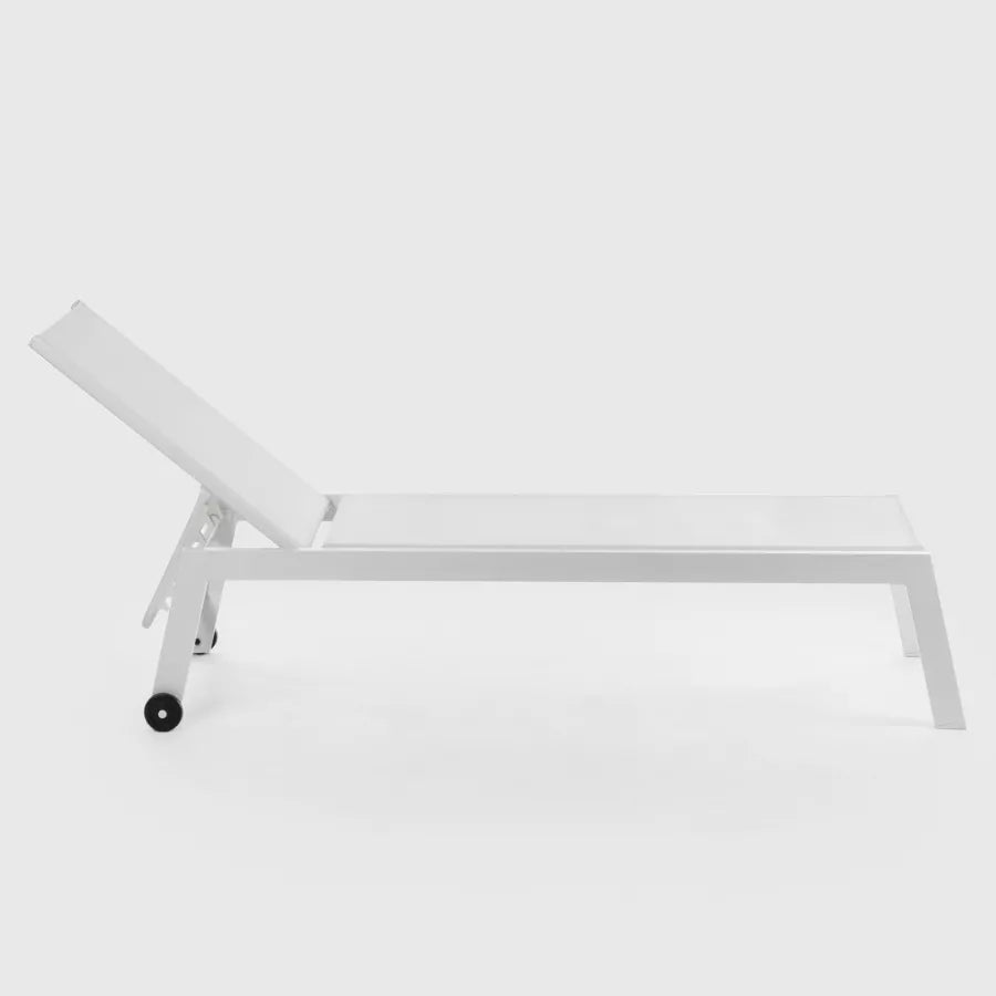 Lettino prendisole in alluminio e tessuto bianco