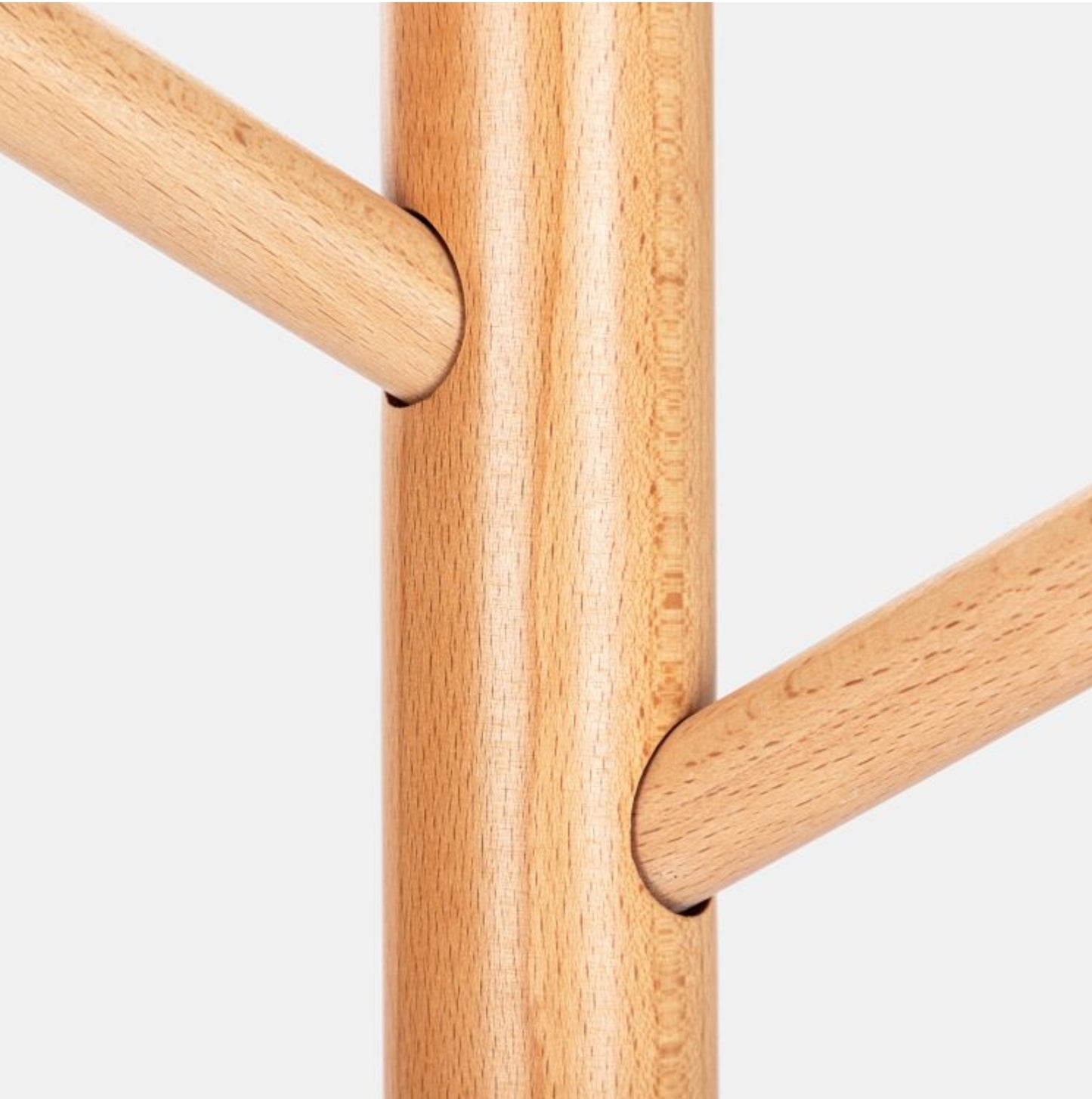 Appendiabiti in metallo nero
e legno