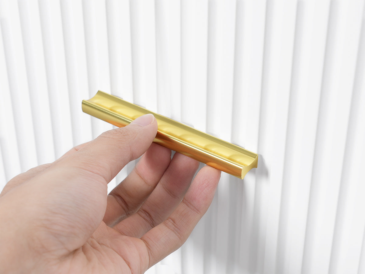 Coppia Comodini moderno bianco oro cannettato