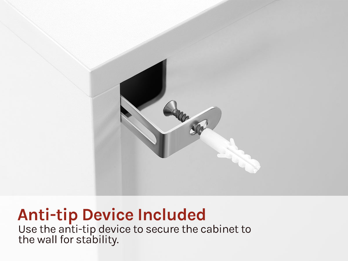 Cassettiera con sei cassetti e piedini dorati