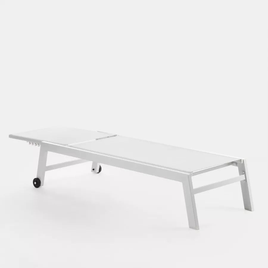 Lettino prendisole in alluminio e tessuto bianco